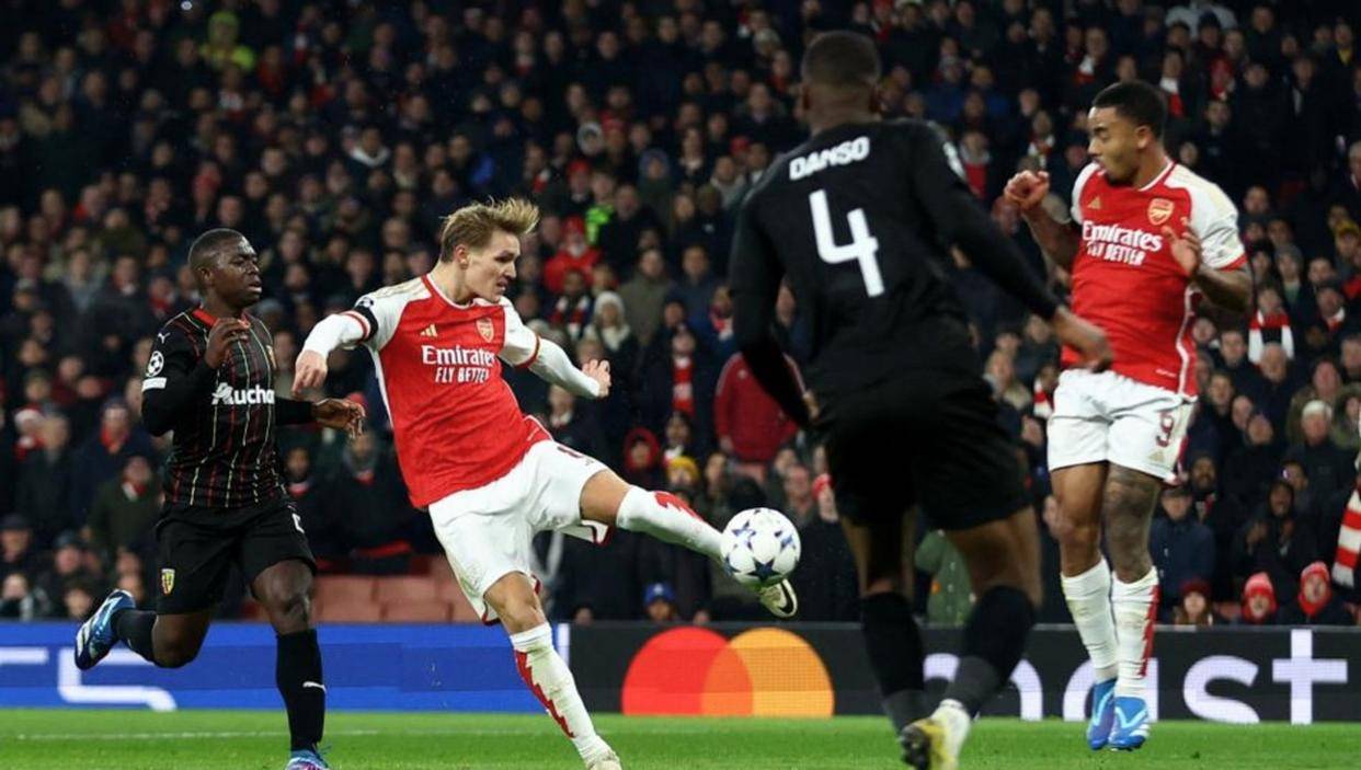 包含离谱！密尔沃基雄鹿迎亚冠关键赛纽约尼克斯绝杀压哨备战NBA季后赛，萨拉赫连续十五场比赛得分超过出色防守的词条